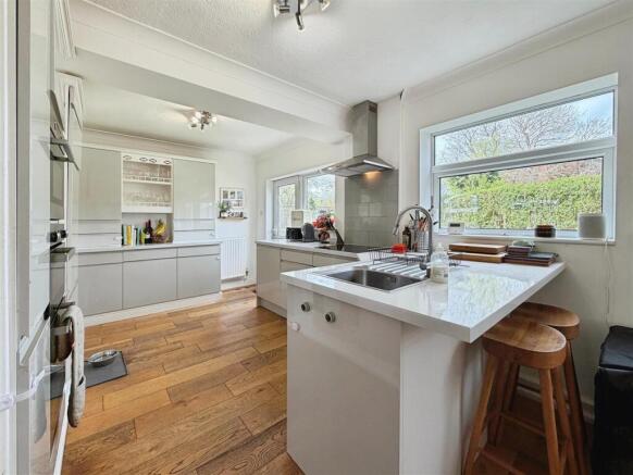 eaf33171--40B4-877B-E2DC224B7BE5-40778-00000F265A7