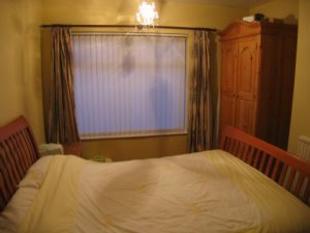 48 Lynholme Rd bed 2