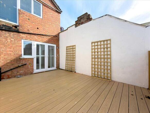 3 bed Flat for sale Image 7