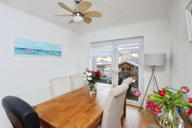 3 bed Semi-Detached for sale Image 7