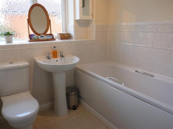 FAMILY BATHROOM