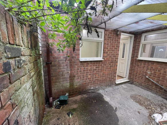 2 bed Terraced to rent Image 8