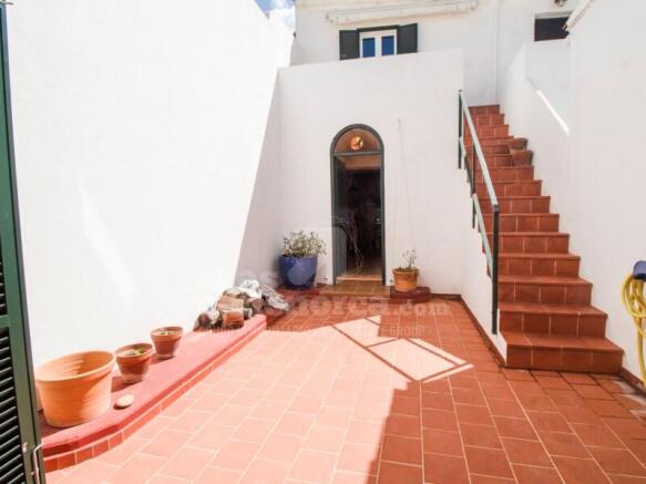 House with patio in Es Mercadal