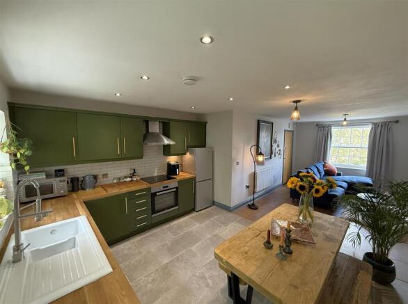 Kitchen Living.JPG