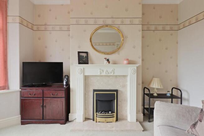 4 bed Semi-Detached for sale Image 8