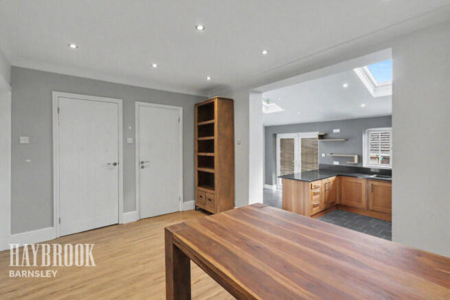 3 bed Semi-Detached for sale Image 8