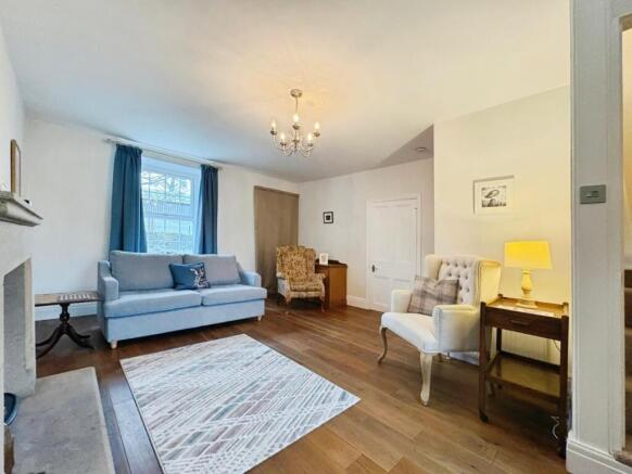 3 bed Semi-Detached for sale Image 8