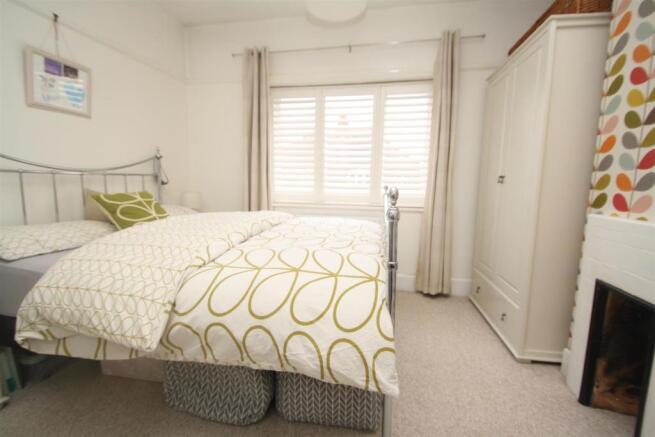 10 Clifford bed 1b.JPG