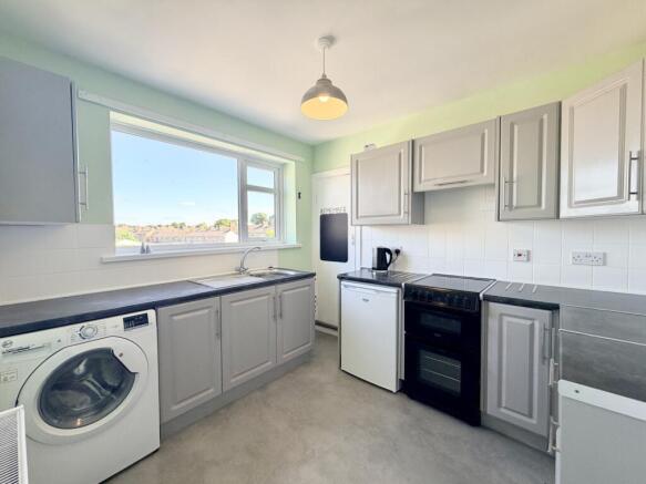 2 bed Flat to rent Image 4