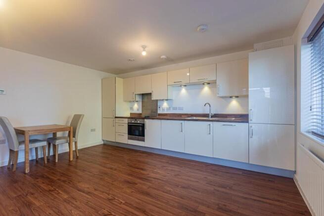 Hollybush Rise-2.jpg
