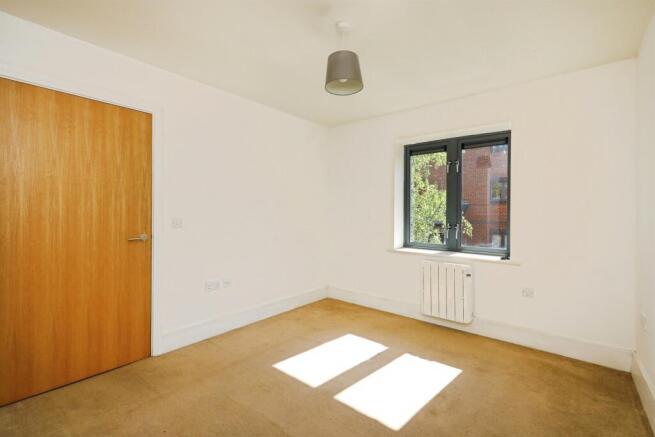 2 bed Flat for sale Image 11