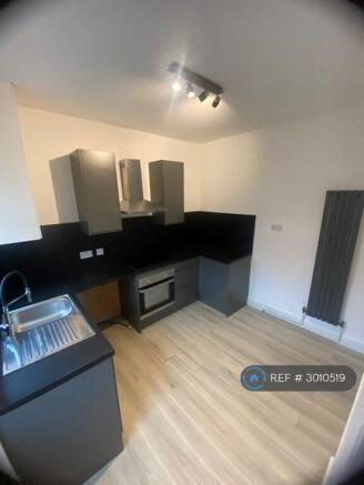 2 bed Terraced to rent Image 8