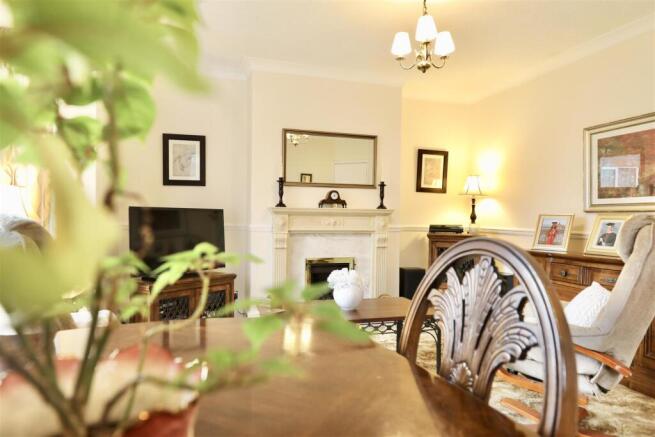 4 bed Semi-Detached for sale Image 10