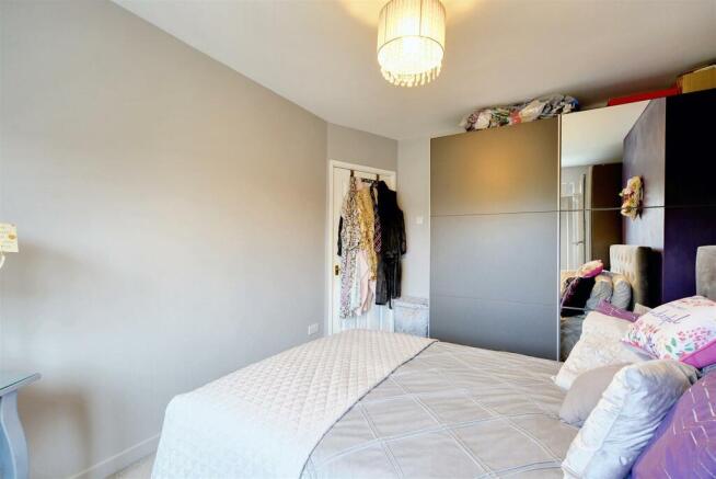 Bedroom 1_2.jpeg
