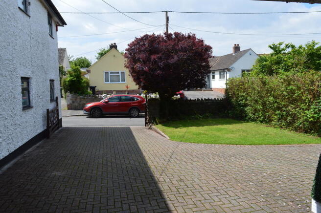 Photo 3