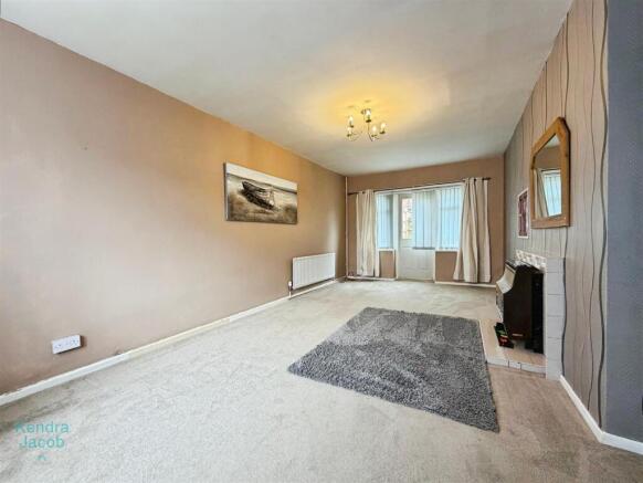 Waverley Place, Worksop photo 4