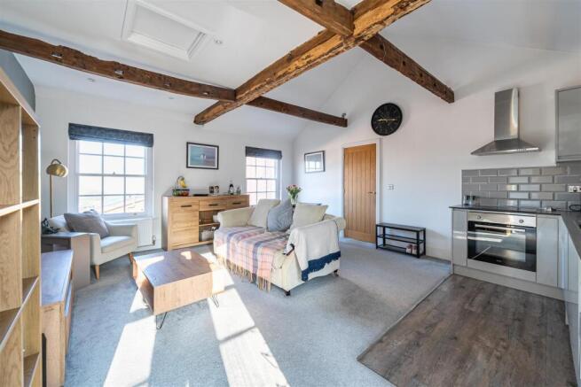 Flat 3, 64 High Street, Blisworth (2).jpg