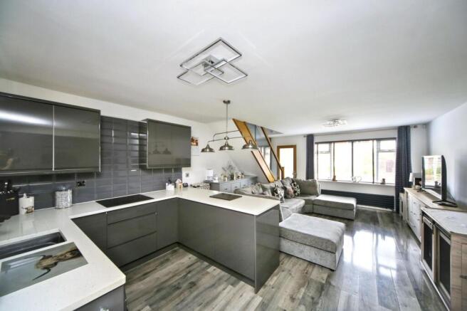 2 bed Semi-Detached for sale Image 6