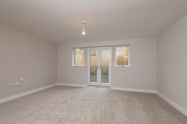 3 bed Town House for sale Image 5