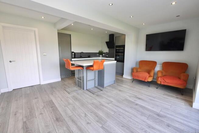 4 bed Detached for sale Image 11
