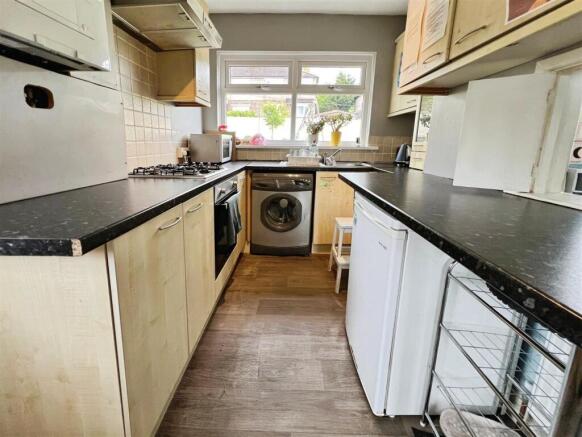 3 bed Semi-Detached for sale Image 6