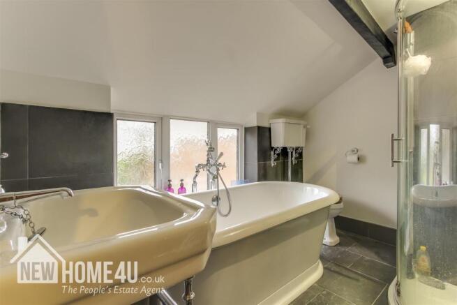 FAMILY BATHROOM: