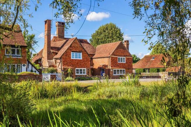 house. estate agency Dunsfold Oak Tree Cottage
