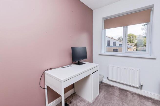 3 bed Semi-Detached for sale Image 12
