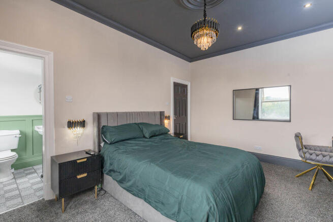 4 bed Terraced for sale Image 9