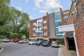 23, Oak Lodge Close, Stanmore HA7 4QB