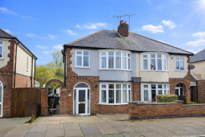 15, Conaglen Road, Leicester LE2 8LE