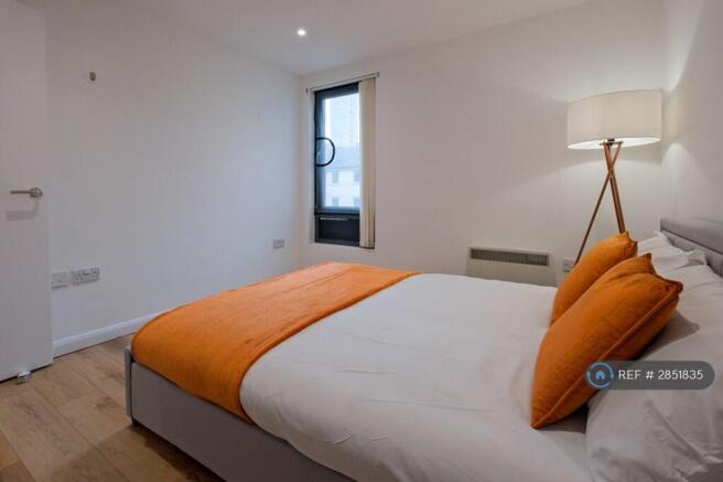 2 bed Flat to rent Image 4