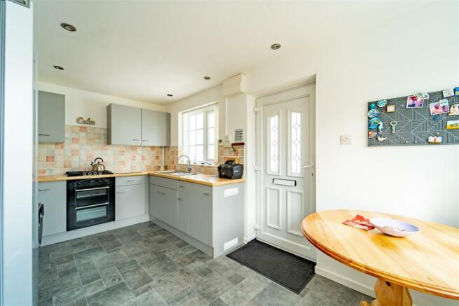 21 Hawthorne Avenue - Full Res (13 of 16).jpg
