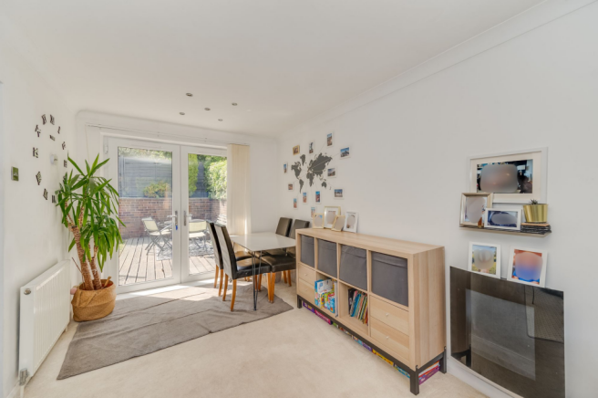 KITCHEN, DINER AND LOUNGE