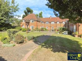 22, 220a Gidea Lodge, Main Road, Romford RM2 5HR