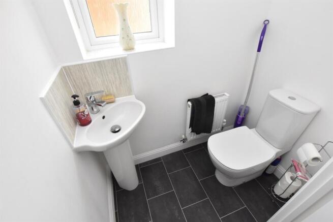 4 bed Semi-Detached for sale Image 7