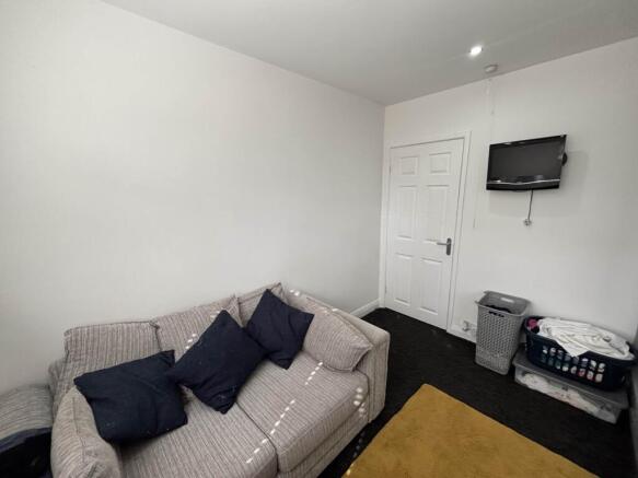 5 bed Semi-Detached for sale Image 9