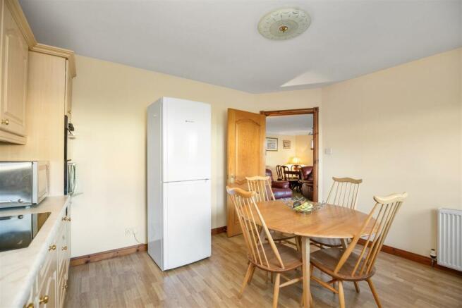 26 Greenacres Kingseat10.jpg