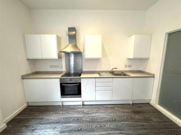 Kitchen Pic 4.jpeg