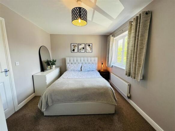3 bed Semi-Detached for sale Image 4