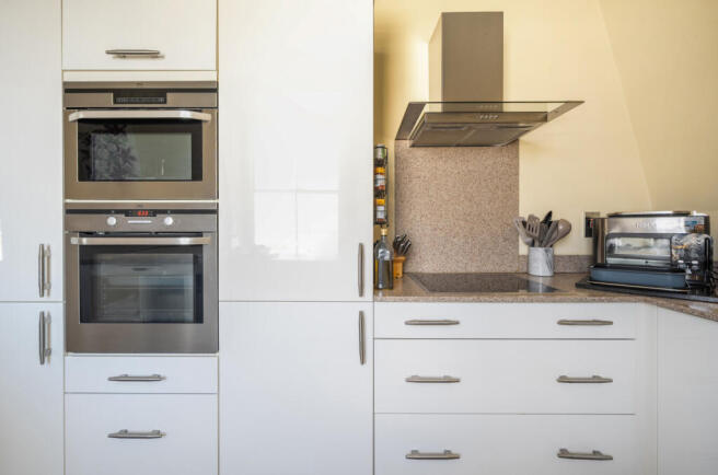 1410762-9-69933be...