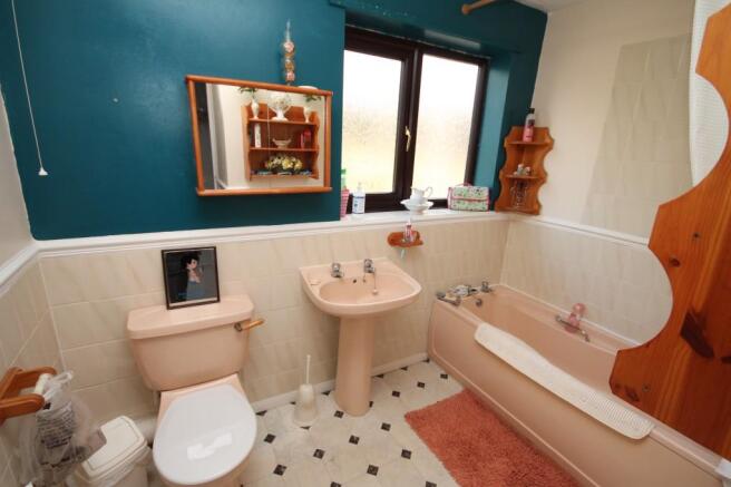 Flat 2 Bathroom