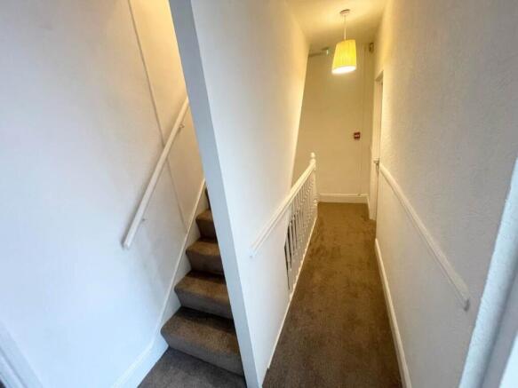 1 bed House Share to rent Image 8