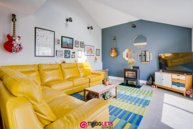 4 bed Detached for sale Image 9