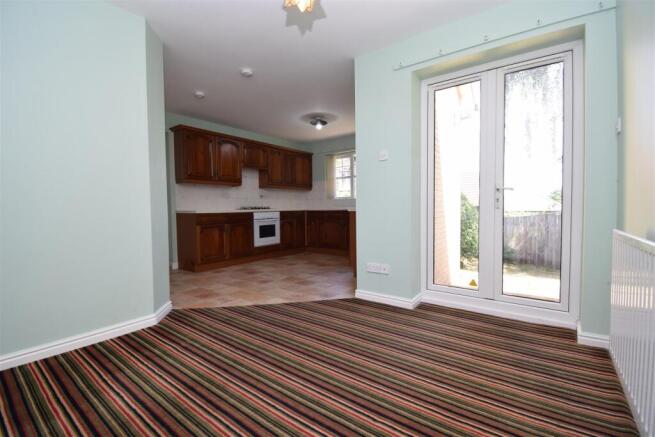 4 bed Detached to rent Image 6