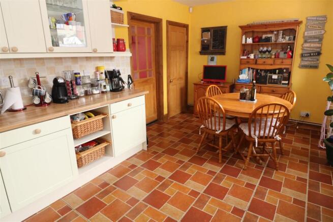 Kitchen / Dining Room