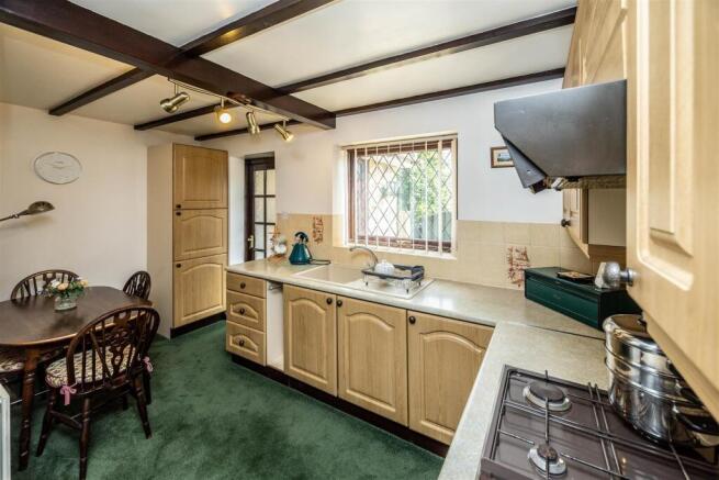 3 bed Semi-Detached for sale Image 6