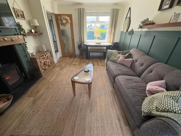 3 bed Semi-Detached for sale Image 6