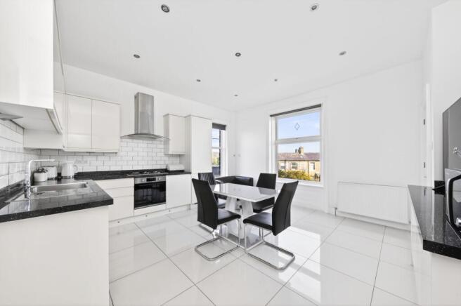 OPEN PLAN DINING KITCHEN