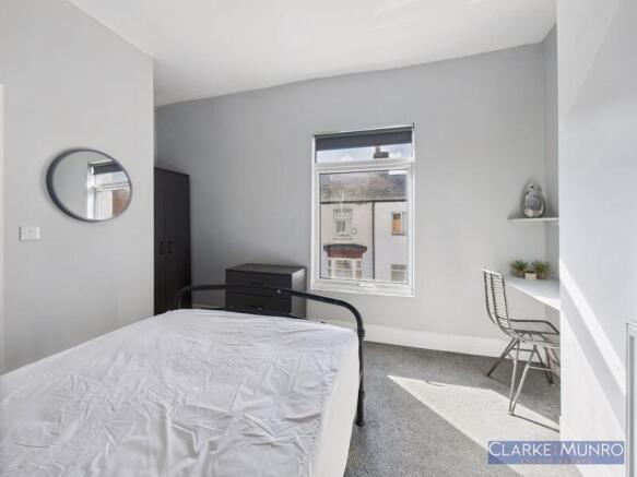 1 bed House Share to rent Image 5